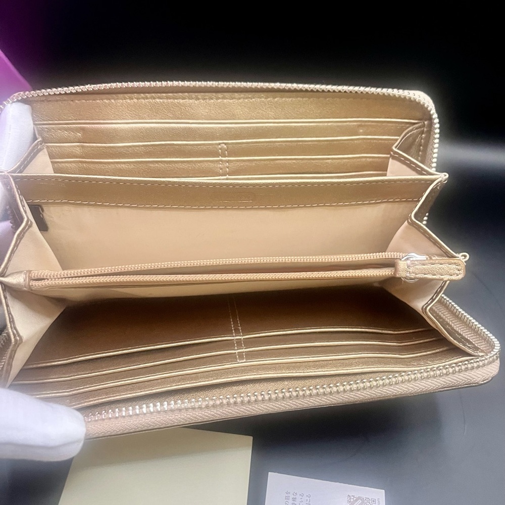 COACH Metallic Burnished Bronze/Gold and Tan Signature Wallet CC’s Stunning - Picture 9 of 11
